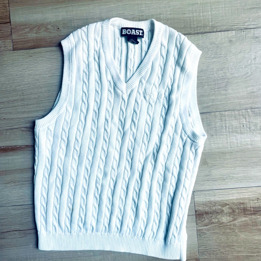 BOAST tennis vest. White cable knit cotton.